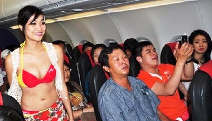 Maskapai Pramugari Berbikini VietJet Air Segera Mengudara di Langit Indonesia.youtube