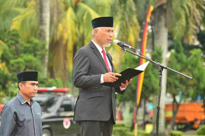 Walikota Padang Mahyeldi Ansarullah menjadi pembina Upacara Peringatan Hari Kesaktian Pancasila di Lapangan Imam Bonjol, Padang, Minggu (1/10/2017).