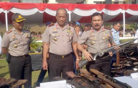 Kapolda Sumbar Irjen Pol Fakhrizal memimpin langsung pemusnahan 816 senjata api rakitan di Sumatera Barat